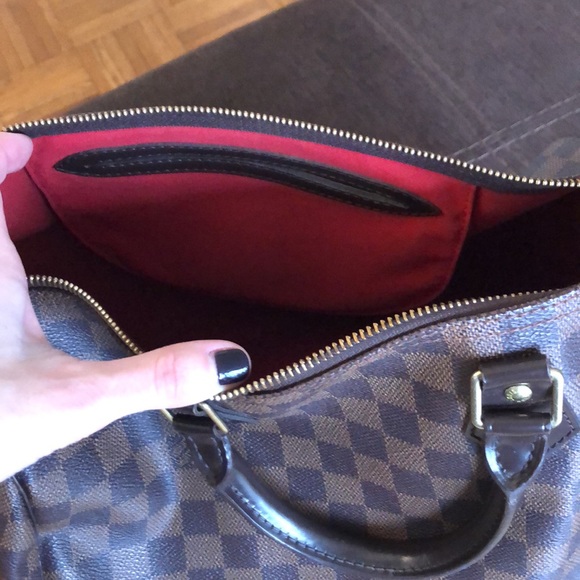 100% Authentic Louis Vuitton Speedy 30 bag. Length heigh width 11.8x8.2x6.6 inch - Picture 5 of 9
